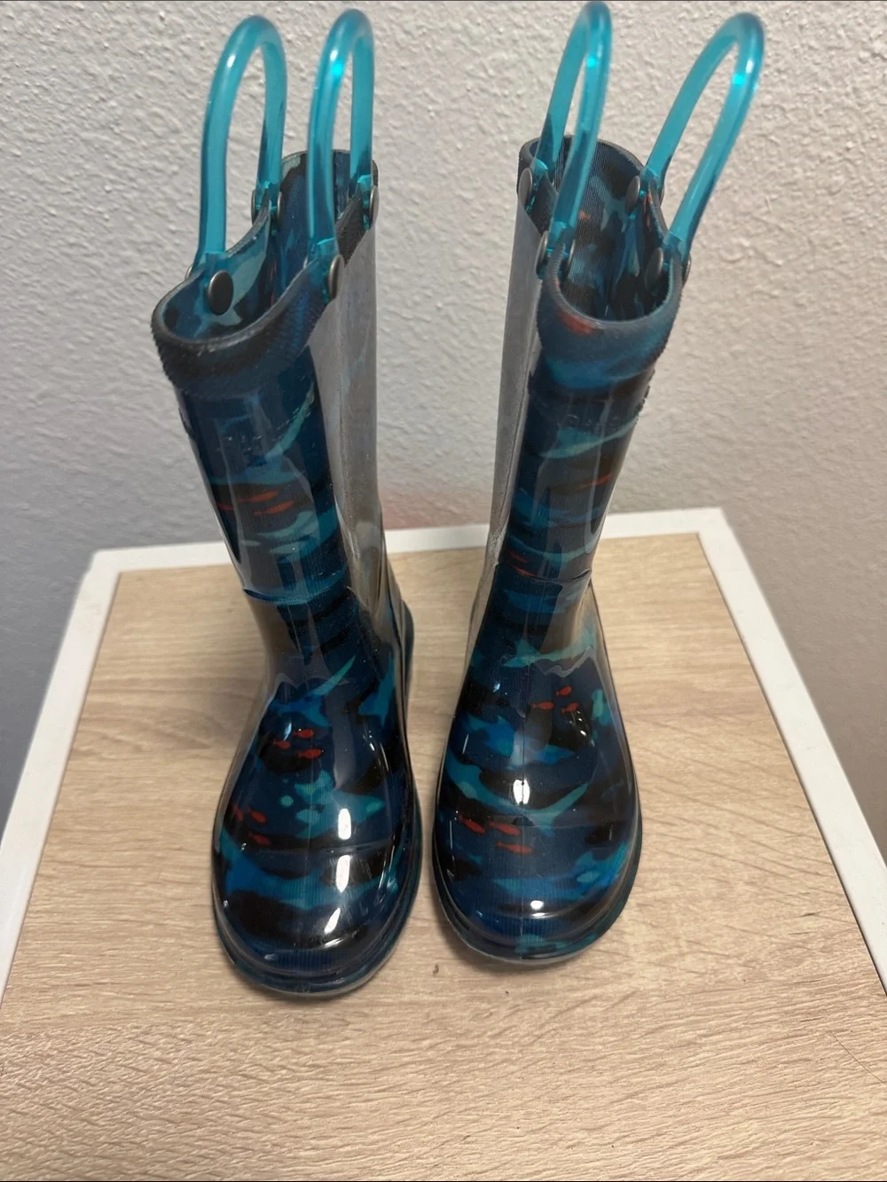 Western Chief Kids Blue Camo Rain Boots with Teal Handles